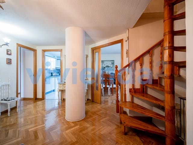 5 bedroom Flat for sale in Arcos, Madrid city with pool garage - € 596,000 (Ref: 9322552)