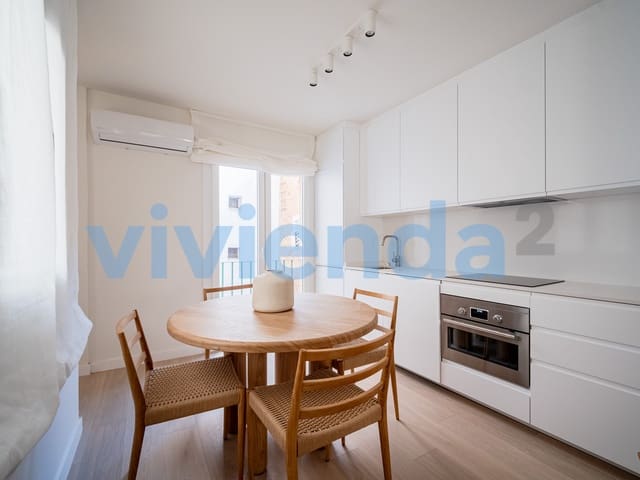 3 soveværelse Lejlighed til leje i Ciudad Jardín, Madrid by - € 2.195 (Ref: 9326172)