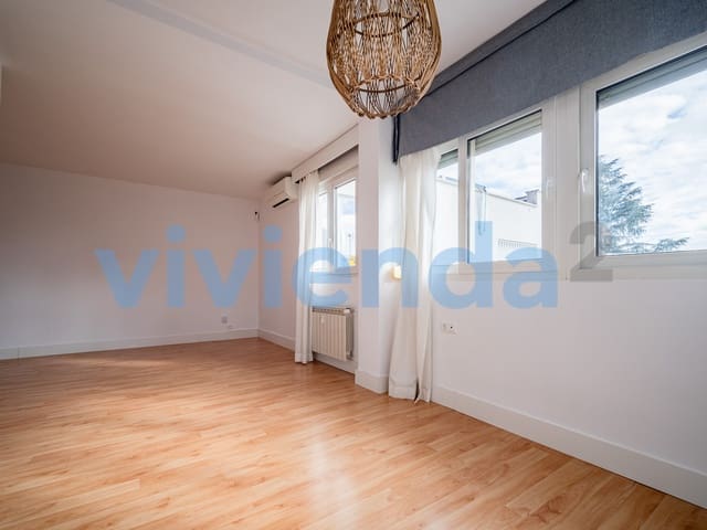 3 soveværelse Lejlighed til leje i Nueva España, Madrid by med garage - € 2.495 (Ref: 9347043)
