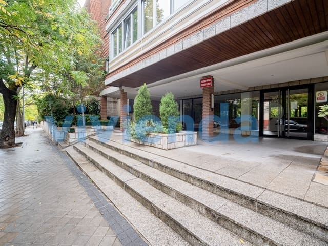 3 soveværelse Lejlighed til leje i Nueva España, Madrid by med garage - € 2.495 (Ref: 9347043)