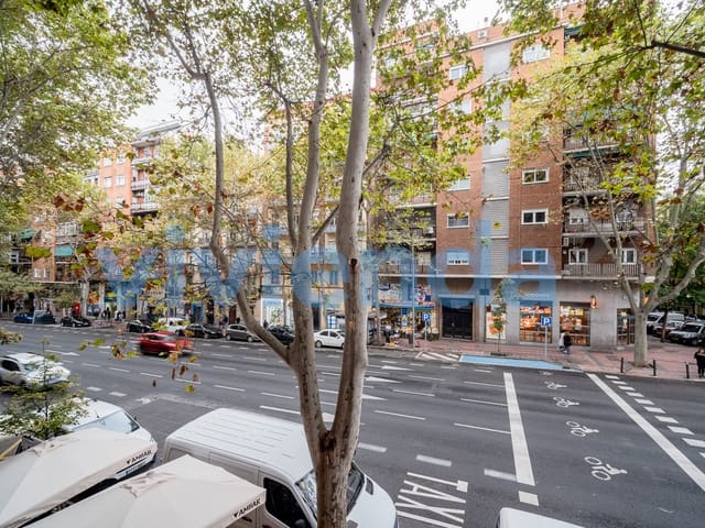 4 bedroom Flat for sale in Delicias, Madrid city - € 685,500 (Ref: 9362202)