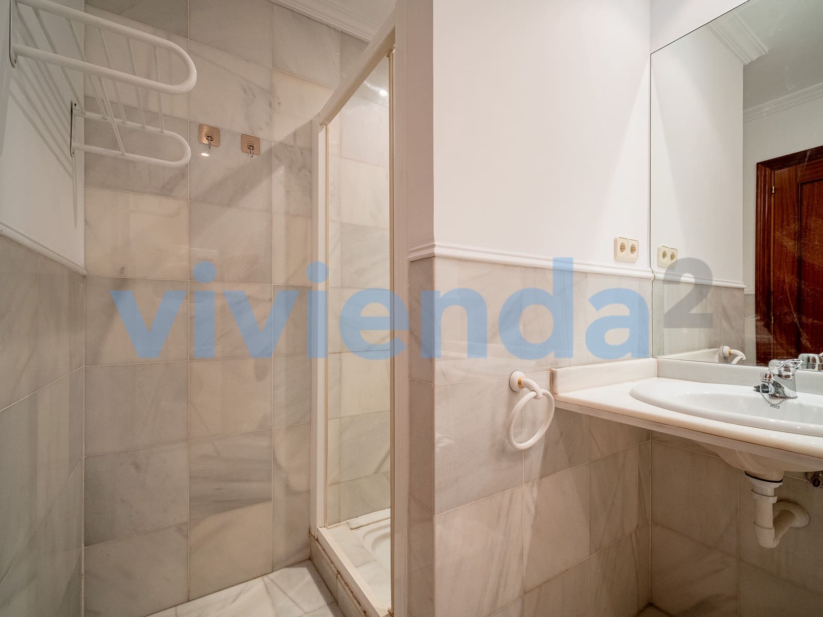 Appartement de 2 chambres à louer à Madrid ville - 1 800 € (Ref: 9375071)