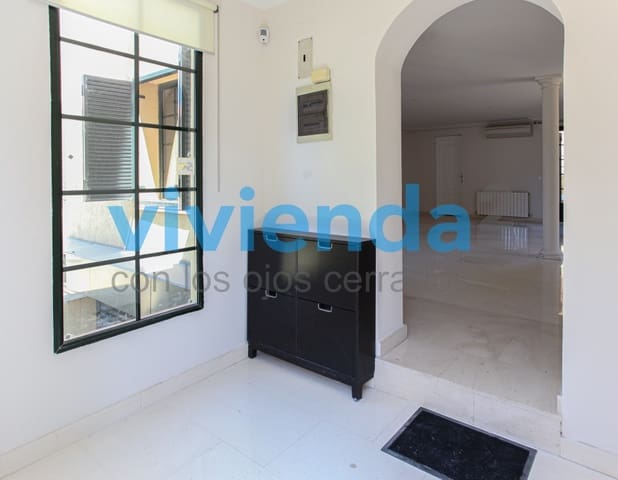 4 soveværelse Byhus til leje i Castilla, Madrid by med swimmingpool garage - € 4.500 (Ref: 9382483)