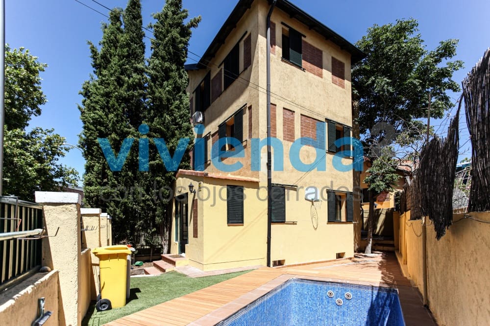 4 makuuhuone Omakotitalo vuokrattavana paikassa Madrid kaupunki mukana uima-altaan 
autotalli - 4 500 € (Ref: 9382483)