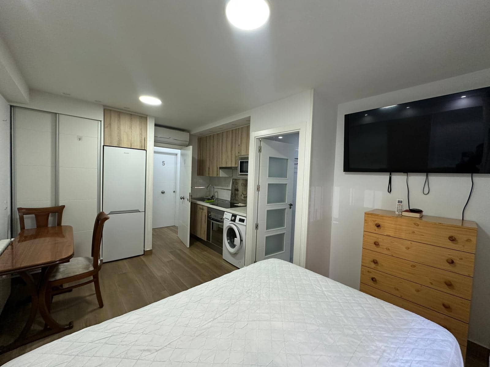 Studio do wynajęcia w Miasto Madryt - 950 € (Ref: 9395833)