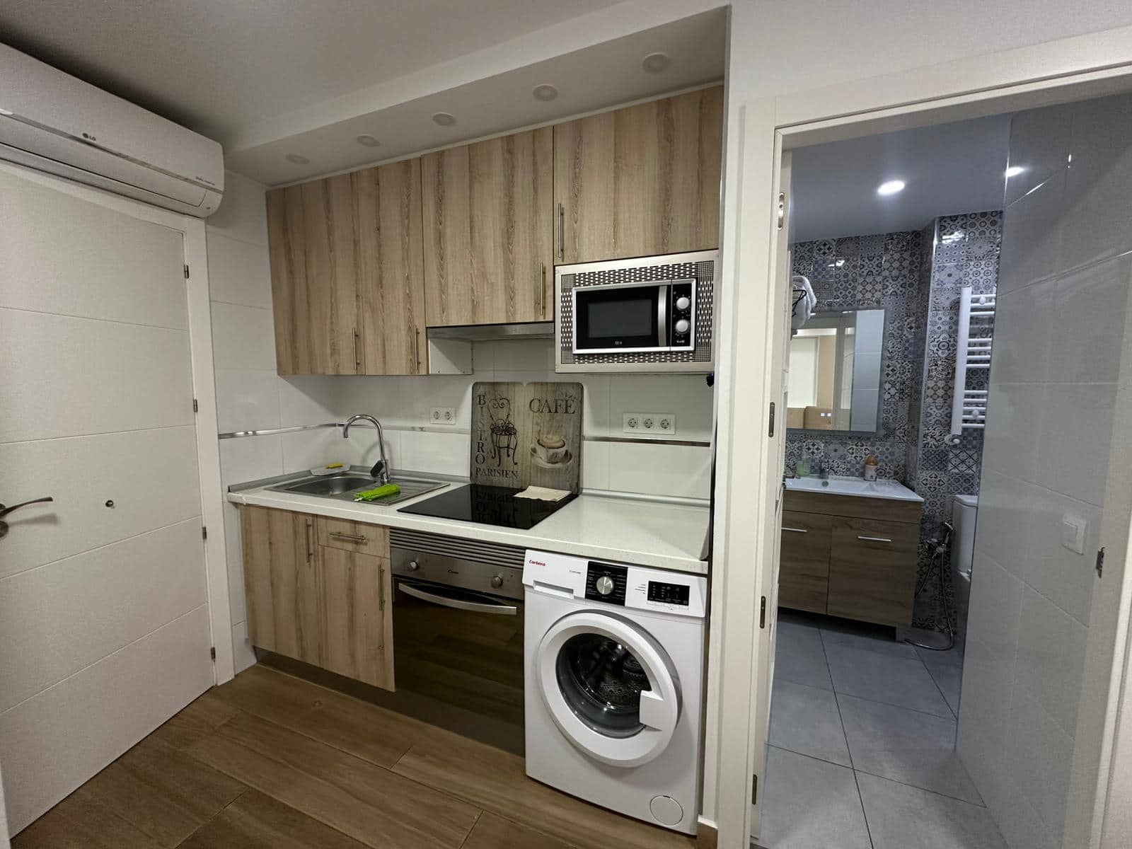 Studio do wynajęcia w Miasto Madryt - 950 € (Ref: 9395833)