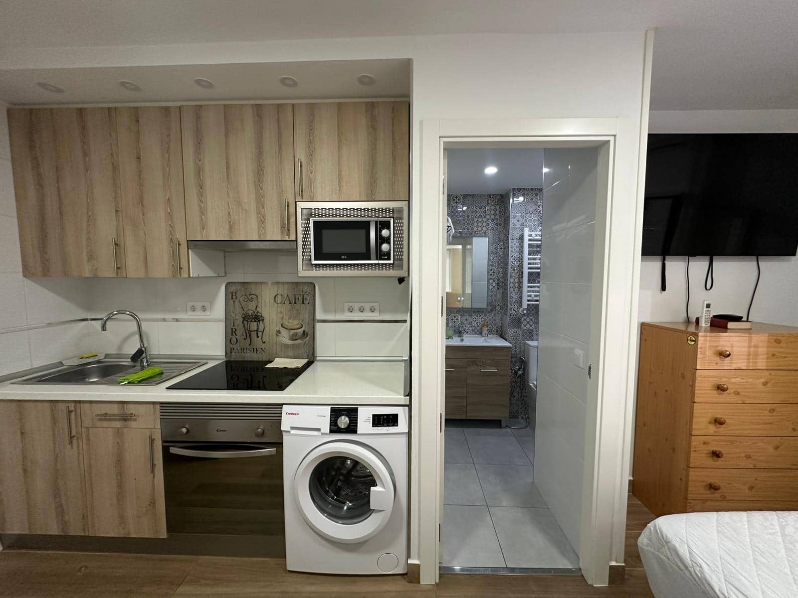 Studio do wynajęcia w Miasto Madryt - 950 € (Ref: 9395833)