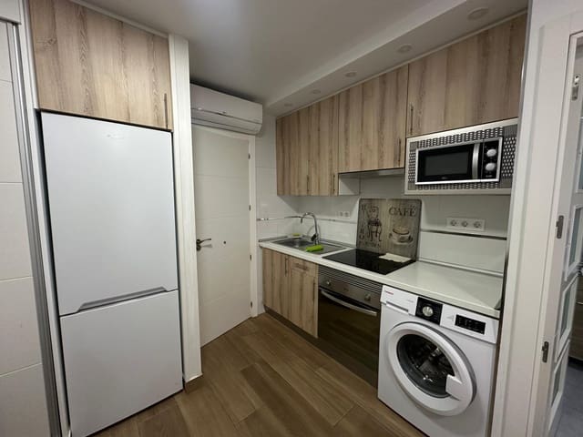 Studio for rent in Salvador, Madrid city - € 950 (Ref: 9395833)