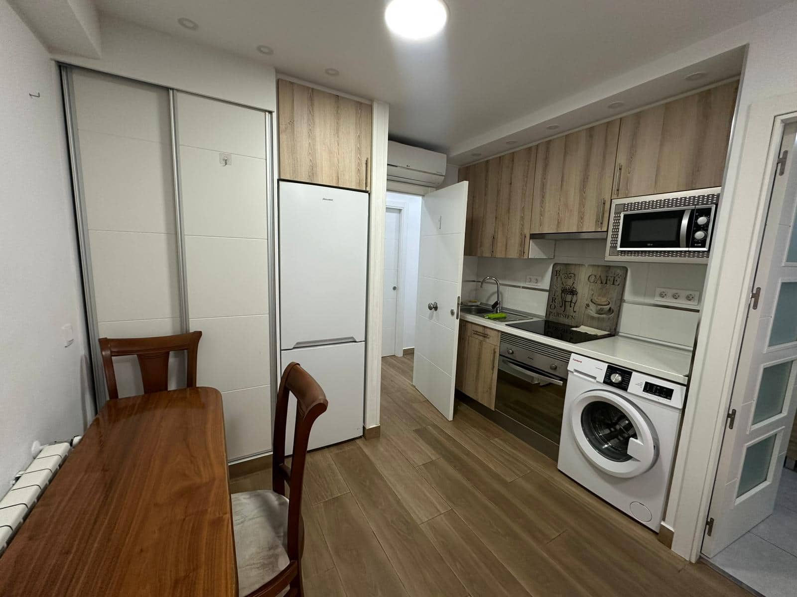 Studio do wynajęcia w Miasto Madryt - 950 € (Ref: 9395833)