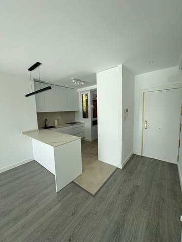 3 bedroom Flat for rent in Alameda de Osuna, Madrid city - € 1,850 (Ref: 9400676)