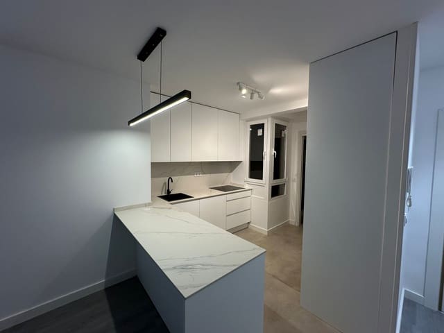 3 bedroom Flat for rent in Alameda de Osuna, Madrid city - € 1,850 (Ref: 9400676)