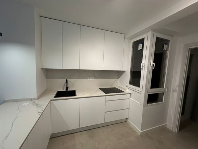 3 bedroom Flat for rent in Alameda de Osuna, Madrid city - € 1,850 (Ref: 9400676)