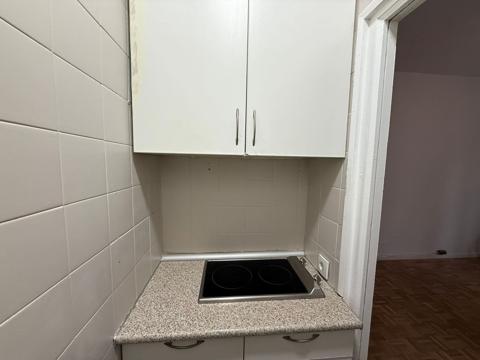 1 quarto Apartamento para arrendar em Madrid cidade - 1 150 € (Ref: 9406353)