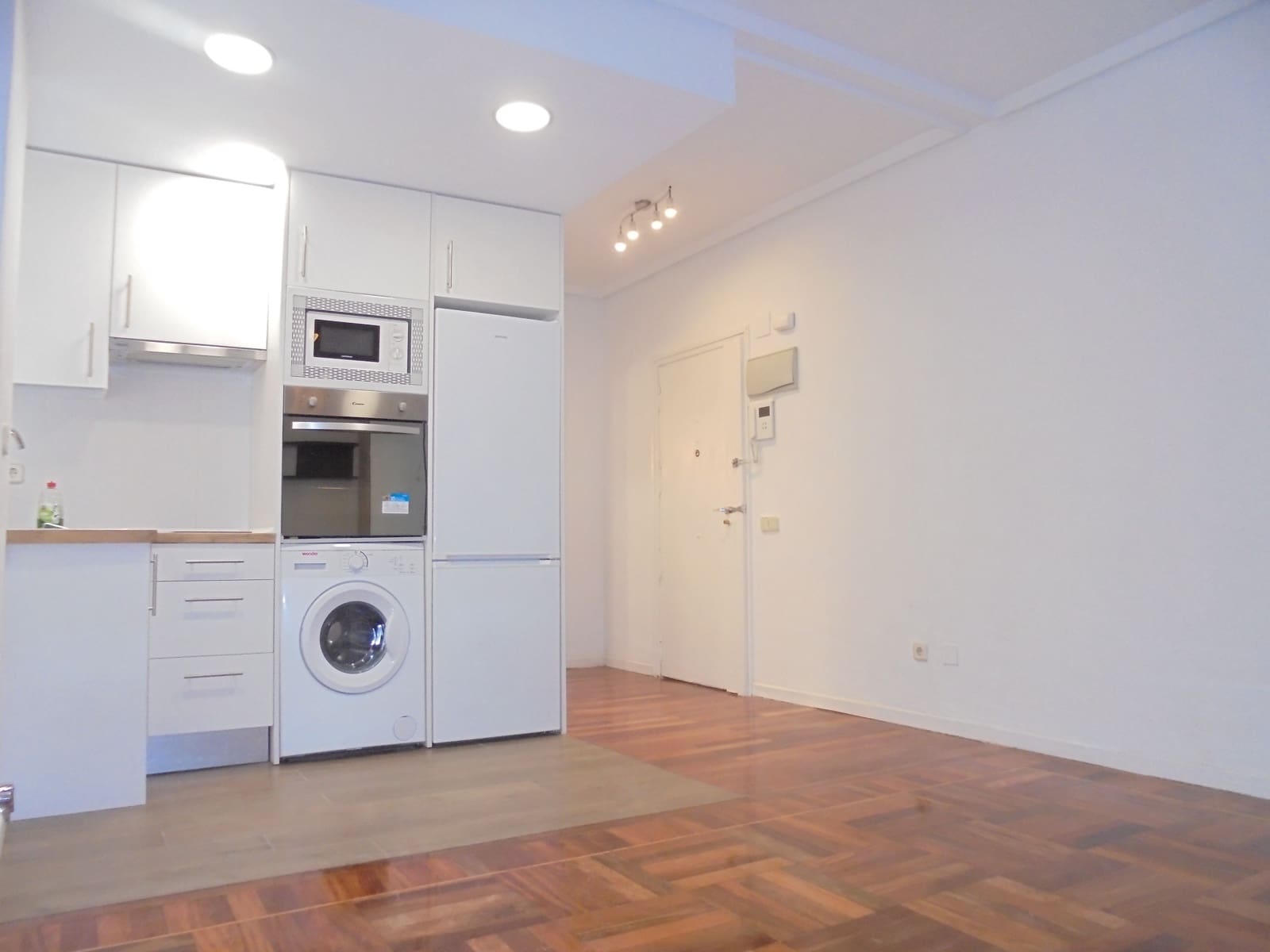 Appartement de 1 chambre à louer à Madrid ville - 1 300 € (Ref: 9410743)