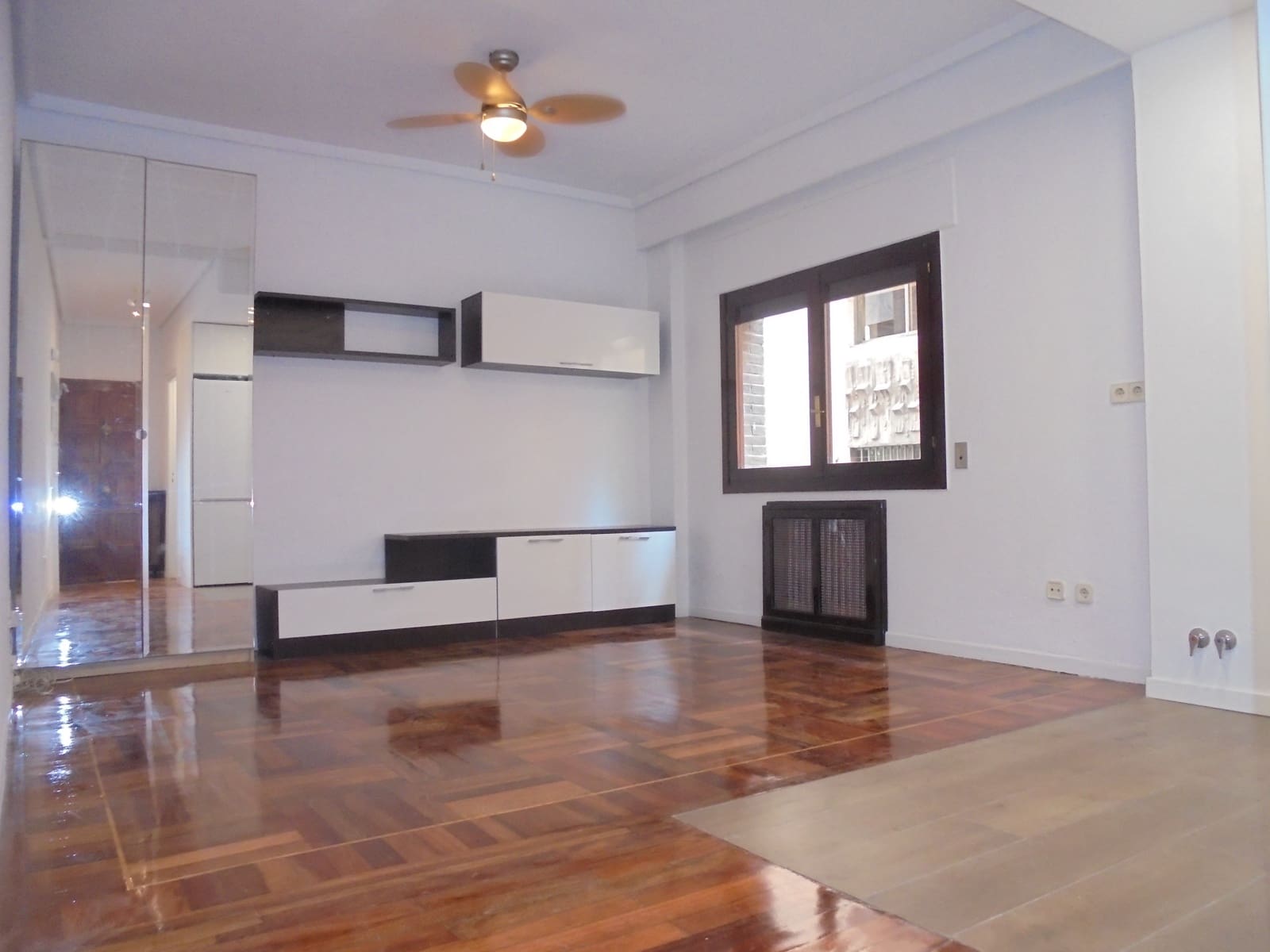 Appartement de 1 chambre à louer à Madrid ville - 1 300 € (Ref: 9410743)