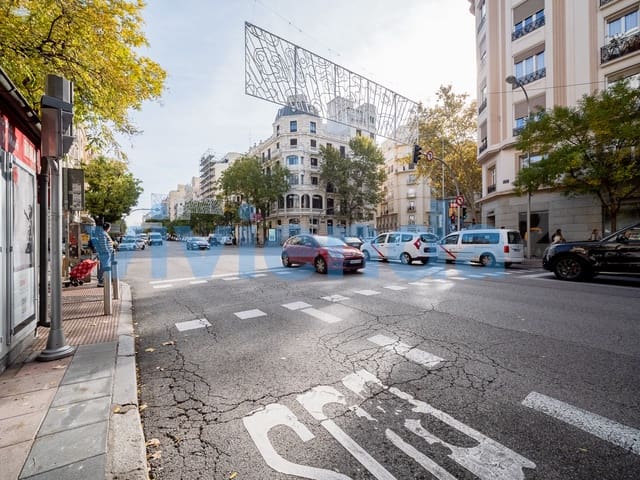 Garage for sale in Recoletos, Madrid city - € 59,000 (Ref: 9413797)