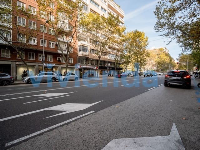 Garage for sale in Cuatro Caminos, Madrid city - € 49,200 (Ref: 9413798)