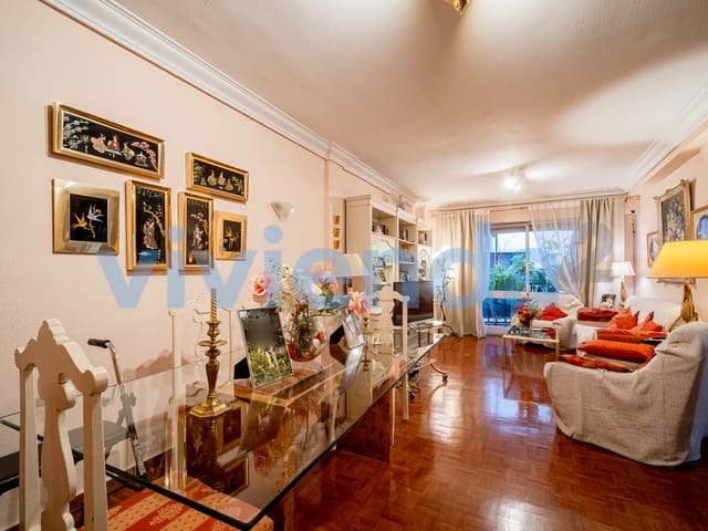 4 bedroom Flat for sale in Palos de Moguer, Madrid city - € 648,000 (Ref: 9413801)