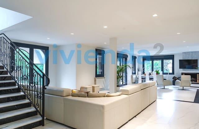 6 bedroom Townhouse for sale in Piovera, Madrid city with pool - € 5,650,000 (Ref: 9419179)