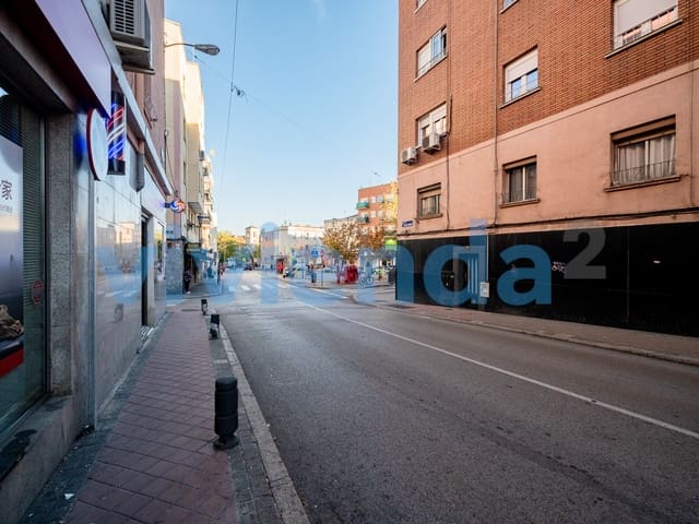 2 bedroom Flat for sale in Almendrales, Madrid city - € 252,000 (Ref: 9419183)