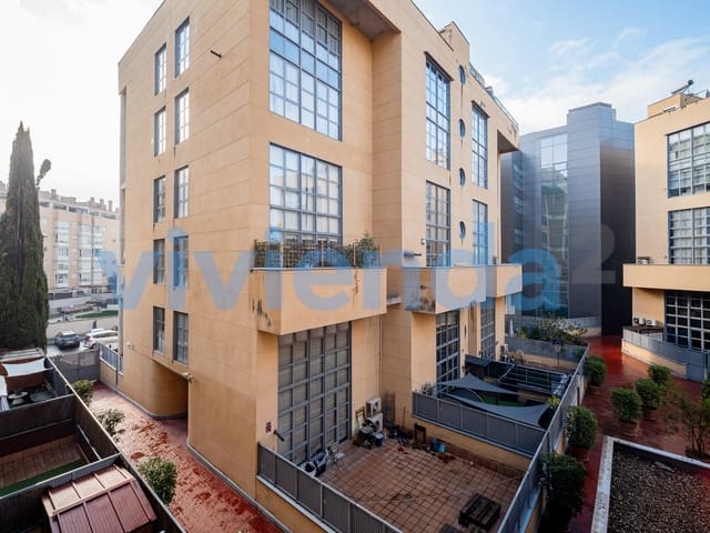 2 bedroom Business for sale in Rejas, Madrid city with garage - € 331,000 (Ref: 9436984)