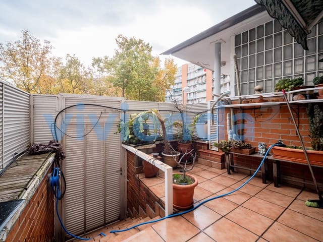 2 slaapkamer Flat te koop in Media Legua, Madrid stad - € 339.500 (Ref: 9439731)