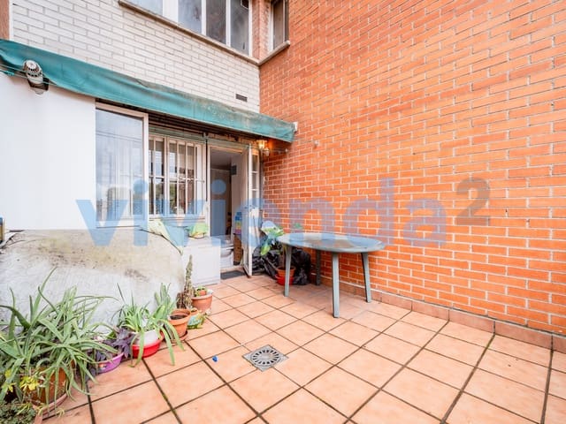 2 slaapkamer Flat te koop in Media Legua, Madrid stad - € 339.500 (Ref: 9439731)