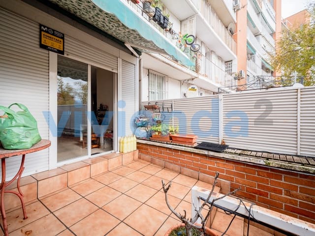 2 slaapkamer Flat te koop in Media Legua, Madrid stad - € 339.500 (Ref: 9439731)