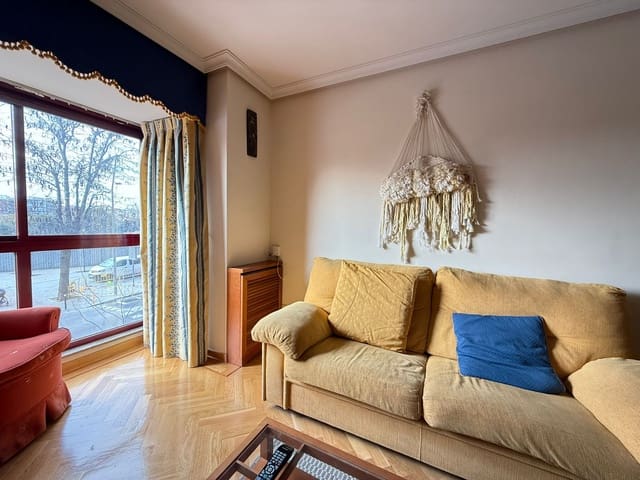 2 bedroom Flat for rent in Acacias, Madrid city with pool - € 1,700 (Ref: 9446149)