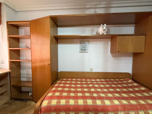 2 bedroom Flat for rent in Acacias, Madrid city with pool - € 1,700 (Ref: 9446149)