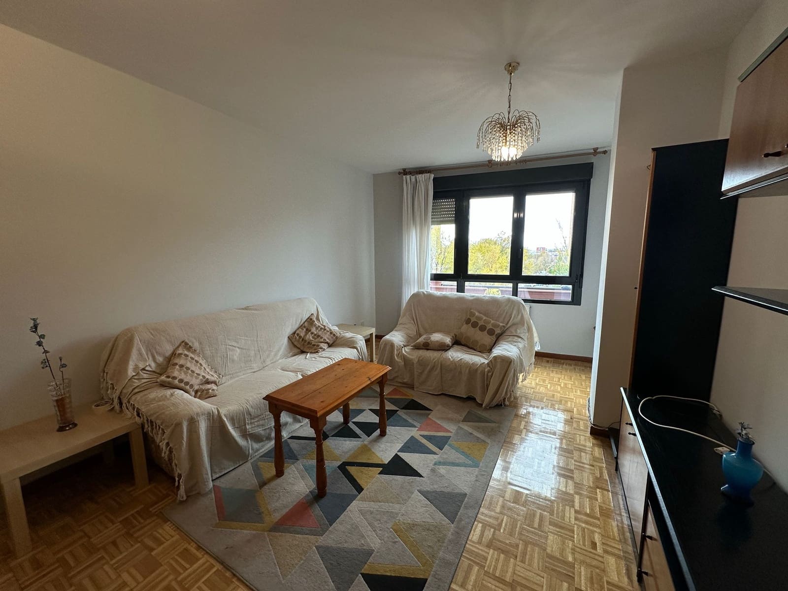 3 slaapkamer Flat te huur in Madrid stad - € 1.650 (Ref: 9446150)