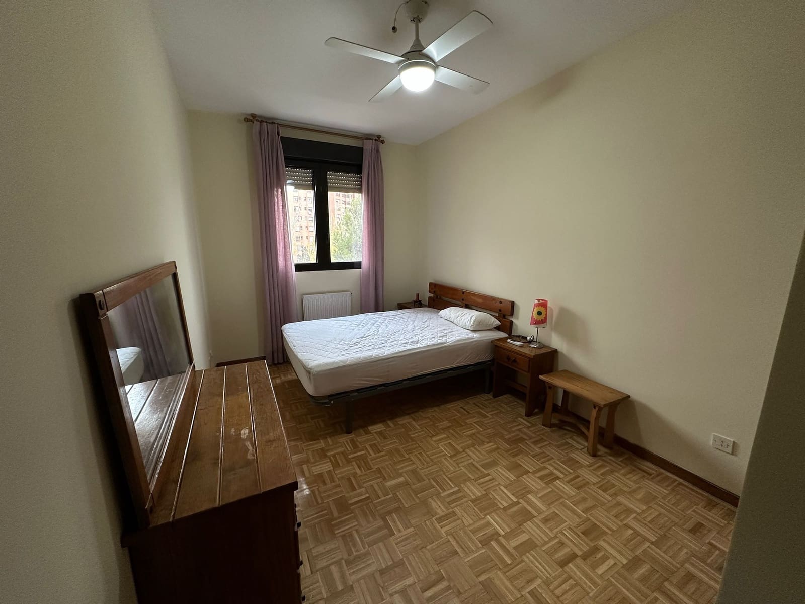 3 slaapkamer Flat te huur in Madrid stad - € 1.650 (Ref: 9446150)