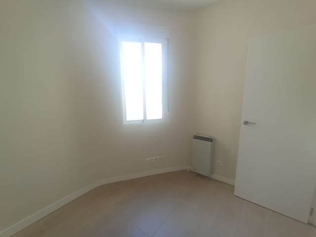 3 sypialnia Mieszkanie do wynajęcia w Cuatro Caminos, Miasto Madryt - 1 500 € (Ref: 9451156)