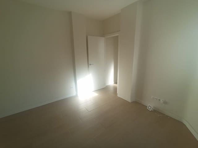 3 sypialnia Mieszkanie do wynajęcia w Cuatro Caminos, Miasto Madryt - 1 500 € (Ref: 9451156)