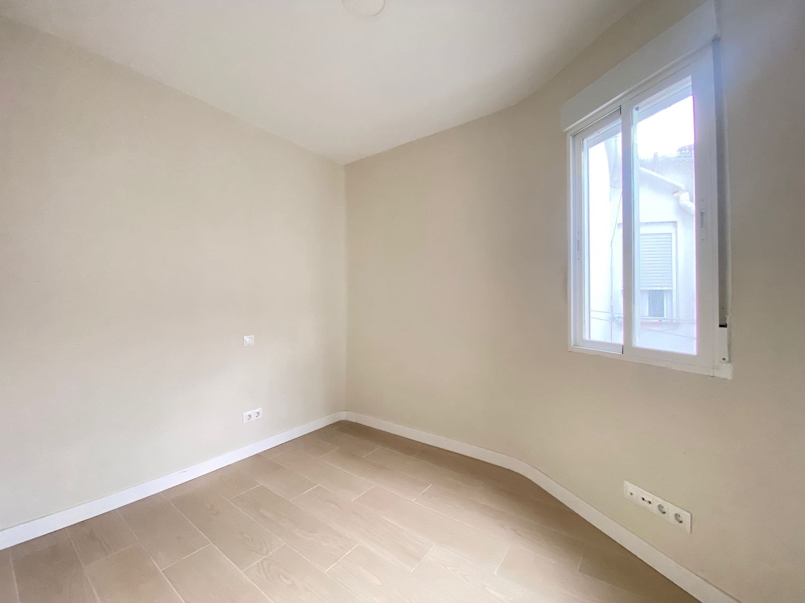 3 bedroom Flat for rent in Madrid city - € 1,500 (Ref: 9451156)