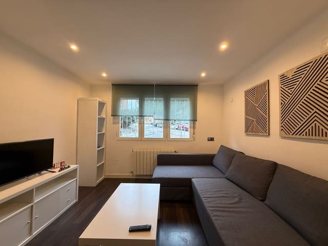 2 slaapkamer Flat te huur in Ventas, Madrid stad - € 1.250 (Ref: 9451844)