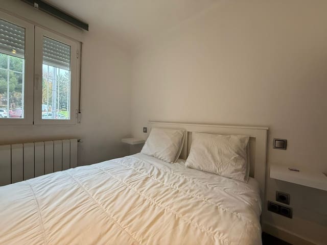 2 slaapkamer Flat te huur in Ventas, Madrid stad - € 1.250 (Ref: 9451844)