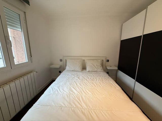 2 slaapkamer Flat te huur in Ventas, Madrid stad - € 1.250 (Ref: 9451844)
