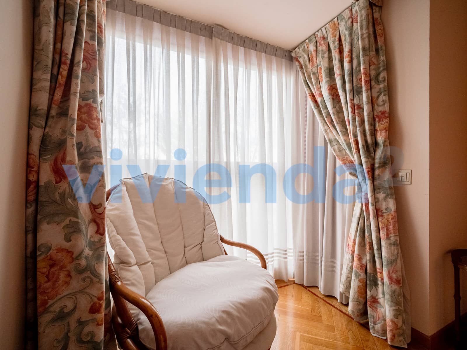 2 Zimmer Wohnung zu vermieten in Madrid Stadt mit Pool - 1.700 € (Ref: 9456107)