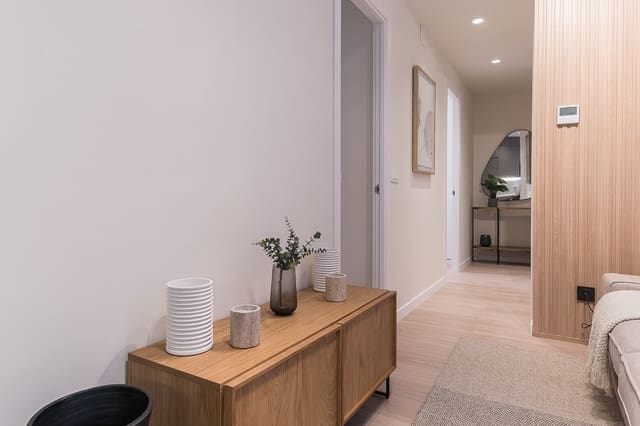 2 sovrum Lägenhet att hyra i Pacífico, Madrid stad - 1 495 € (Ref: 9456109)