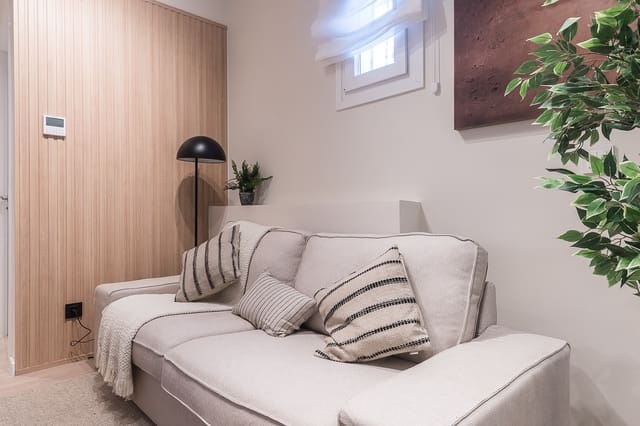 2 sovrum Lägenhet att hyra i Pacífico, Madrid stad - 1 495 € (Ref: 9456109)