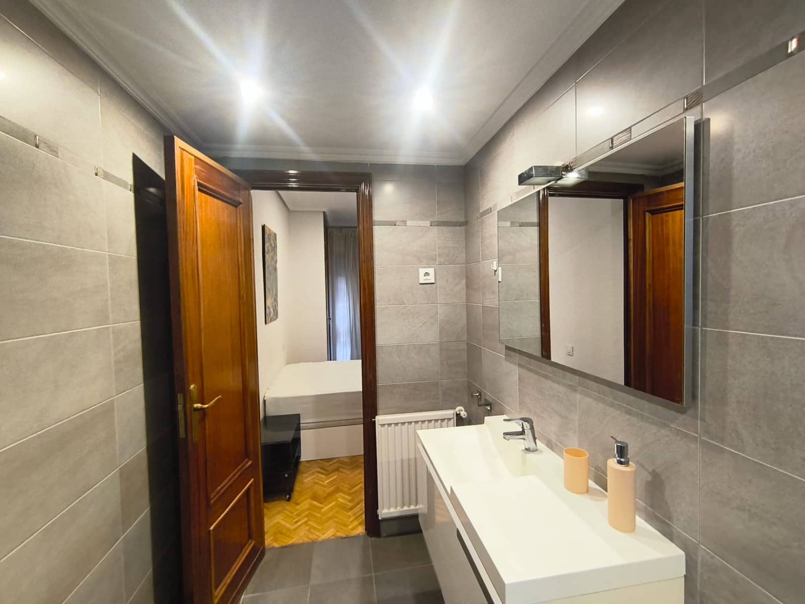 1 sypialnia Mieszkanie do wynajęcia w Miasto Madryt - 1 300 € (Ref: 9456110)