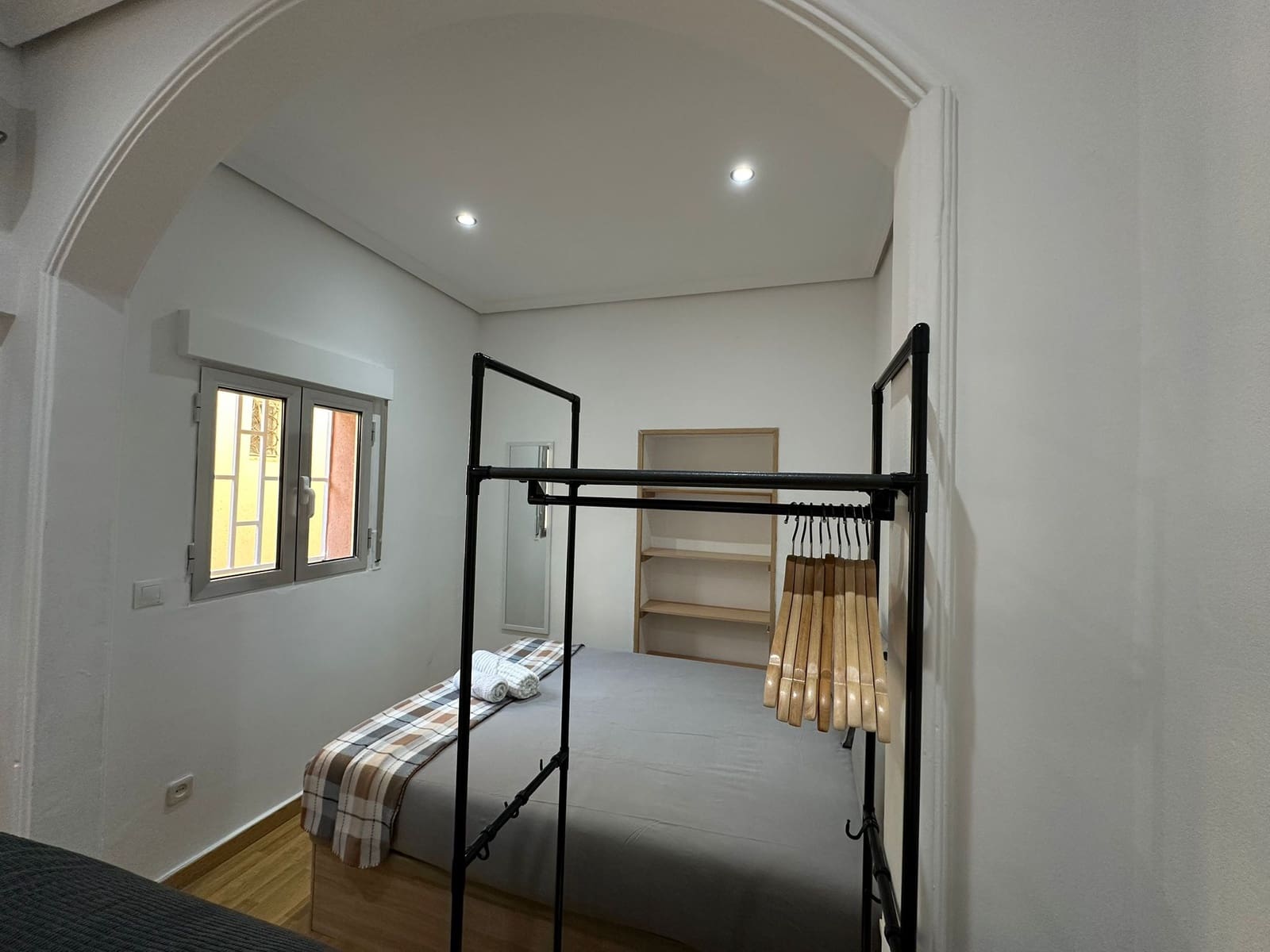 Studio te huur in Madrid stad - € 1.050 (Ref: 9456111)