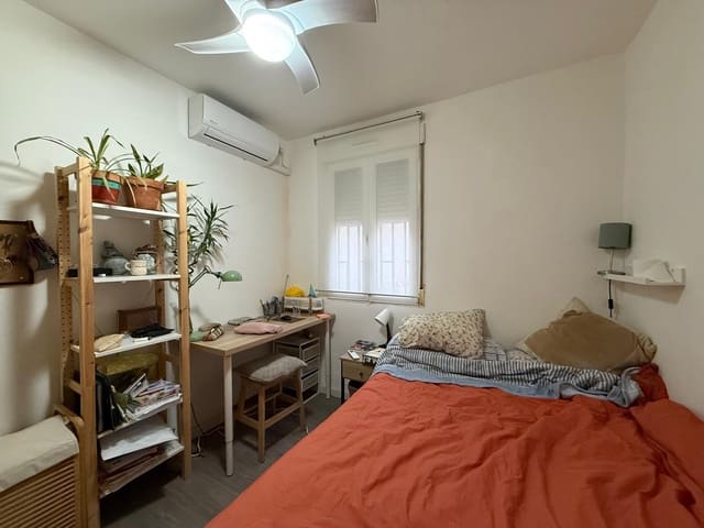 1 slaapkamer Flat te huur in Almendrales, Madrid stad - € 900 (Ref: 9456112)