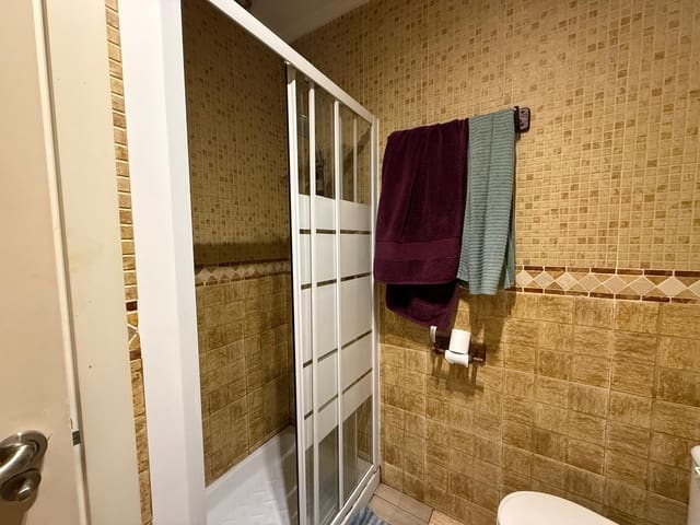 1 slaapkamer Flat te huur in Almendrales, Madrid stad - € 900 (Ref: 9456112)