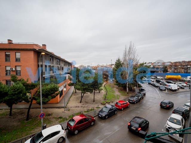 2 slaapkamer Flat te koop in Numancia, Madrid stad - € 199.000 (Ref: 9465520)
