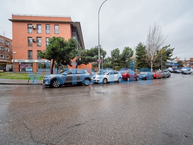 2 slaapkamer Flat te koop in Numancia, Madrid stad - € 199.000 (Ref: 9465520)