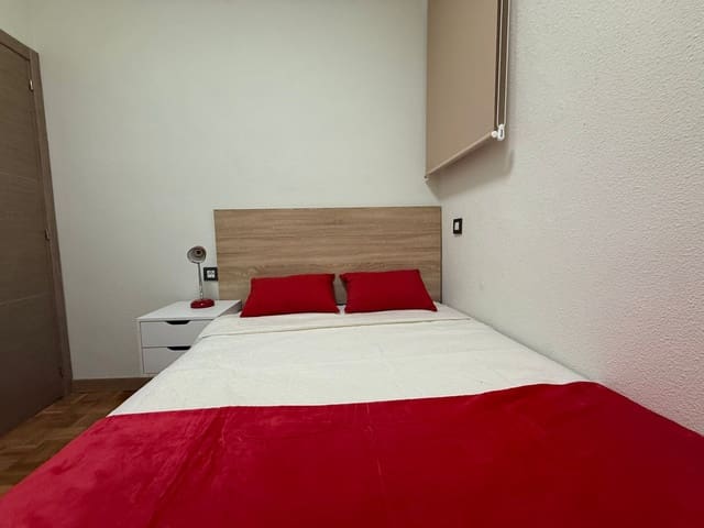 3 bedroom Flat for rent in Palacio, Madrid city - € 2,500 (Ref: 9470505)