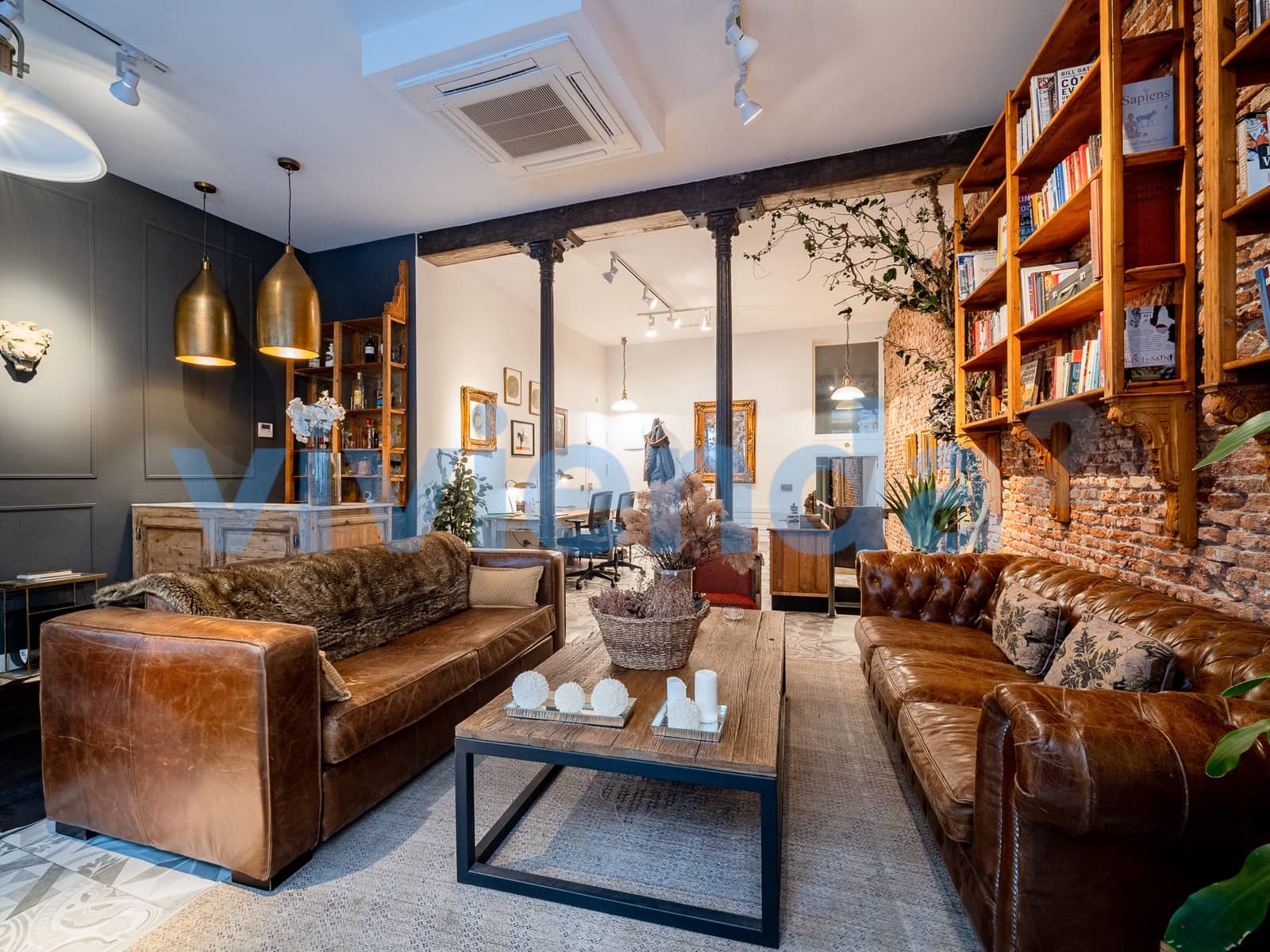 2 bedroom Business for sale in Madrid city - € 850,000 (Ref: 9470934)