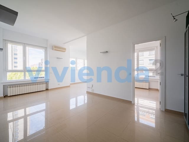 Appartement de 2 chambres à louer à Hispanoamérica, Madrid ville - 2 000 € (Ref: 9472773)